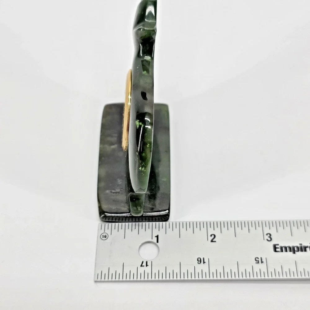 British Columbia Canadian‎ Jade Bear Clock Hand Carved BC Nephrite Green Stone